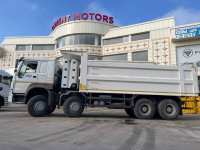 Автосамосвал Sinotruk Howo ZZ3317N3867E1C 8x4 CNG