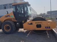 XCMG XS203J Дорожный одновальцовый каток IJARA